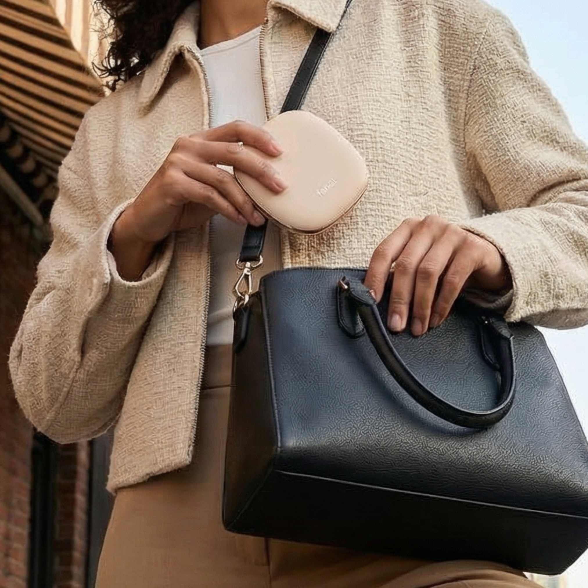 Mila 2 LED Compact Mirror